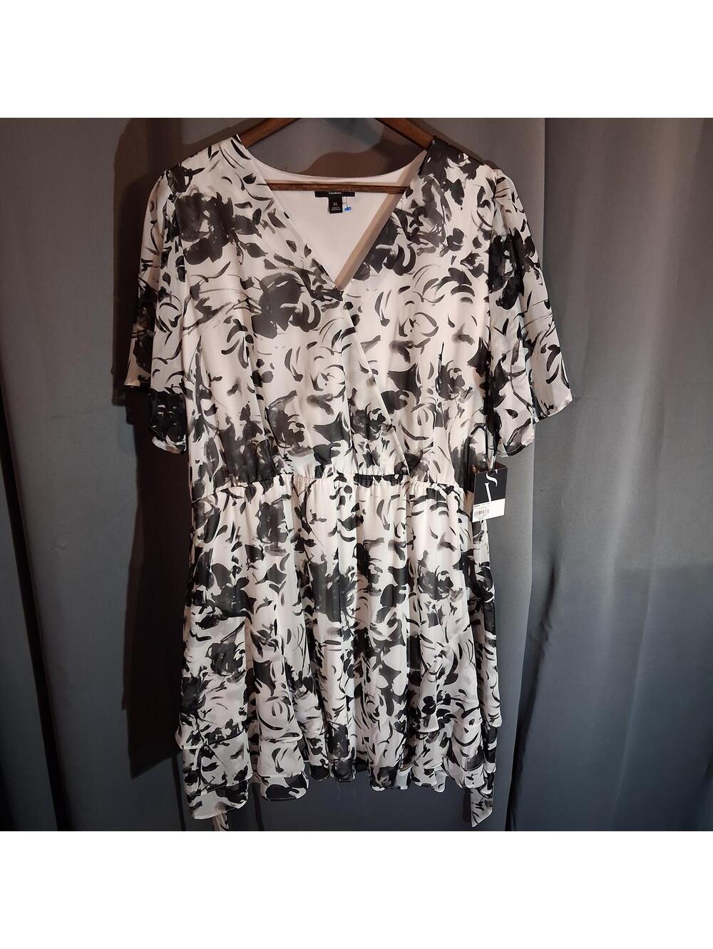 Simply Vera Wang Black and White Floral Print Dress with Elastic Waist